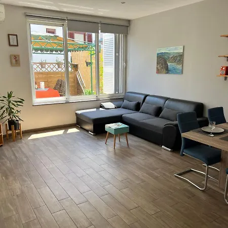 Apartment Apartman Mint