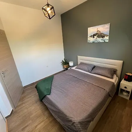 Apartment Mint *